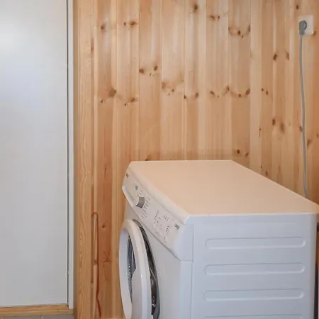 Pet Friendly In With Kitchen