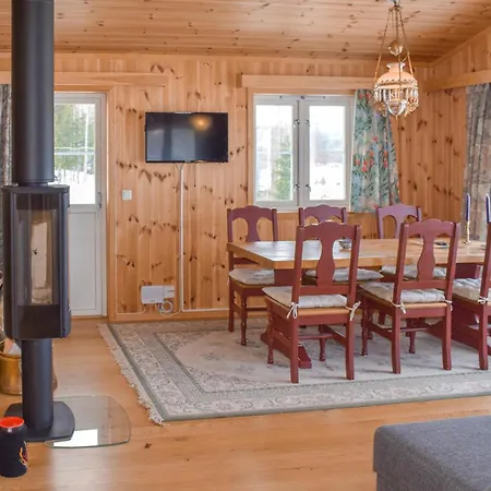 Pet Friendly In With Kitchen Holiday home